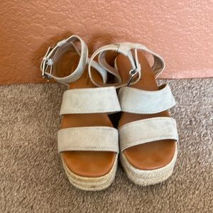 American eagle platform wedges size 5m